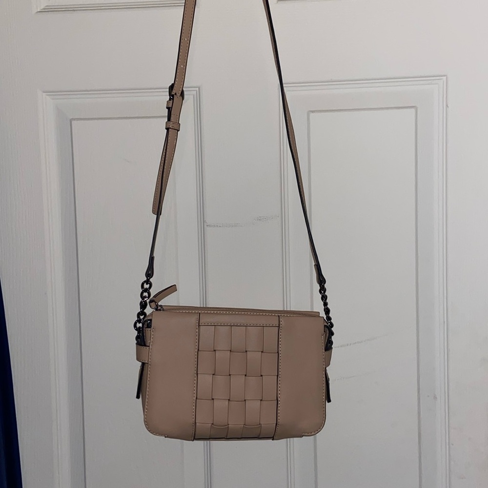 Simply Vera Vera Wang Woven Panel Crossbody Bag in Beige Tan